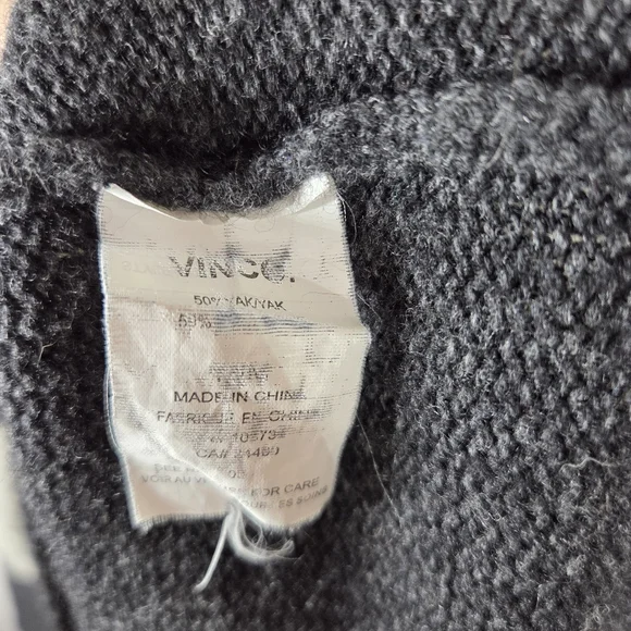 Vince Grey Colorblock Cable Knit Crewneck Sweater Size M Yak & Wool Blend - Picture 14 of 16